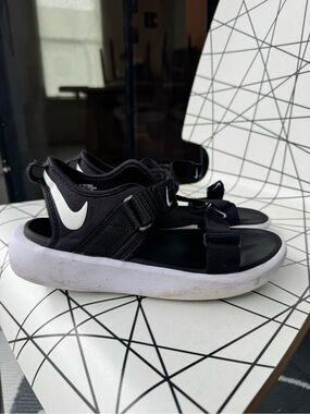 Nike Vista Sandals US8